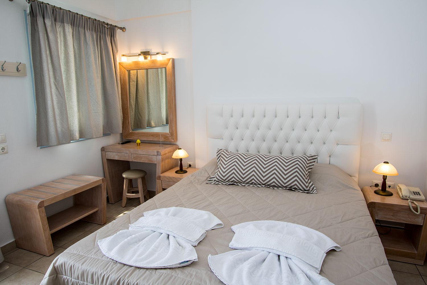 Erato Apartments Тира Экстерьер фото